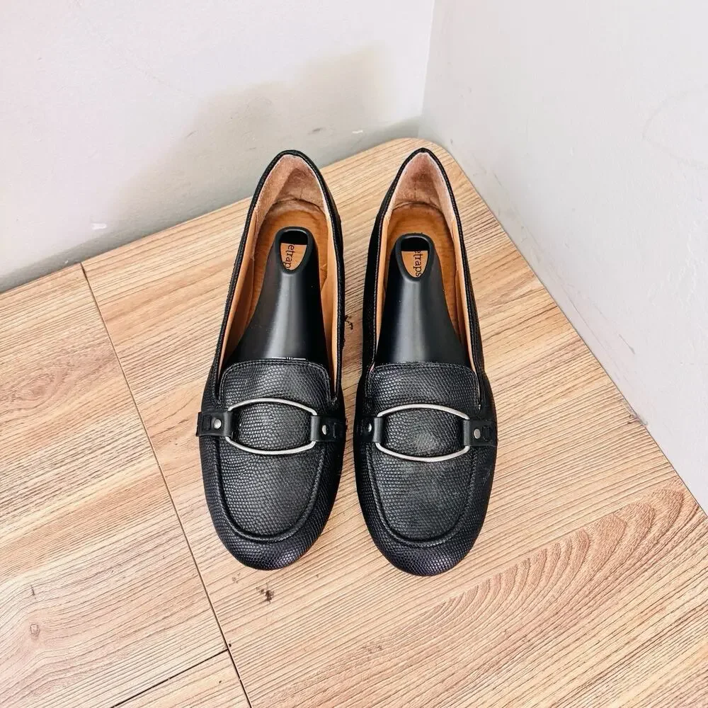 BareTraps Kellye Black Leather Loafers Women’s Size 9